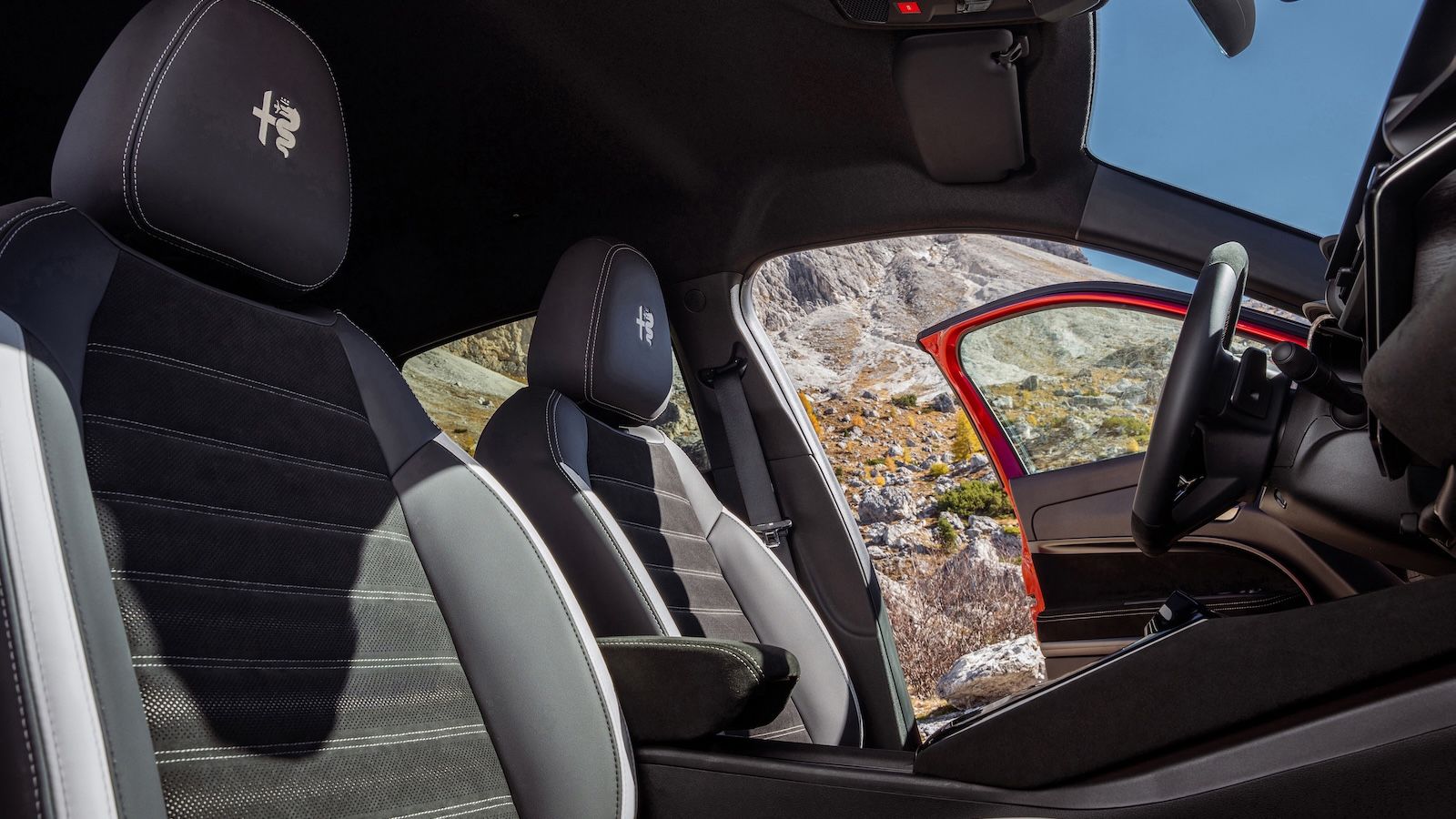 Alfa Romeo Junior: Στην Ελλάδα με νέα τιμή από €27.990 και 8ετή εγγύηση